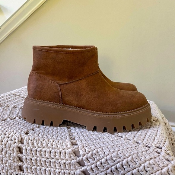 NWOB DV Dolce Vita Platform Boots Lonny Camel Faux Suede, No Box, Sz 10 - Picture 3 of 6